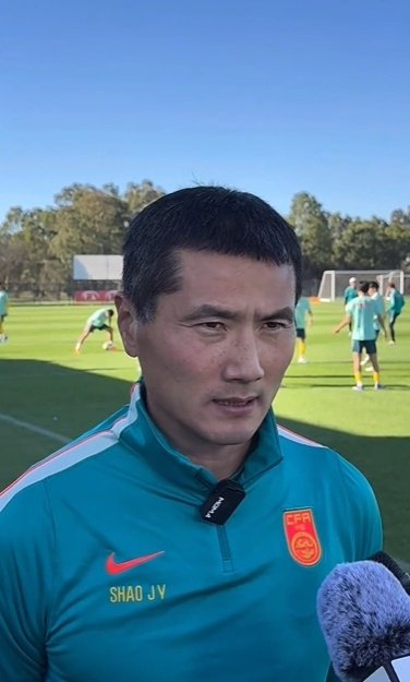 B体育登录入口-邵佳一称喀麦隆足球水平高，中国差距巨大|球员|队员|竞争力|对阵|欧洲_新浪体育_新浪新闻